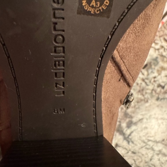 NWOT-Liz Claiborne Booties - Picture 5 of 7